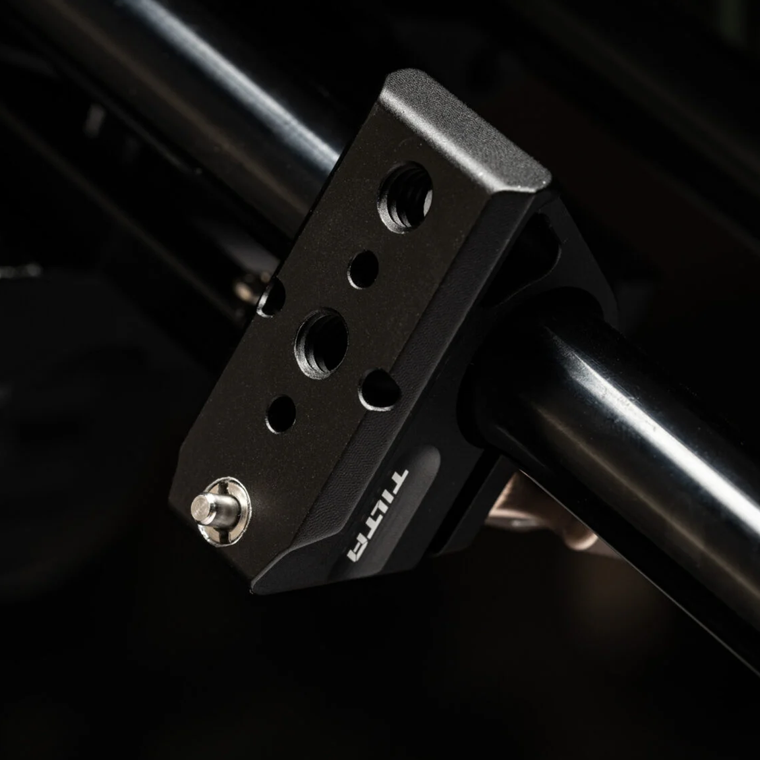 Fixation Tilta pour support de tiges 15 mm sur rail OTAN - Noir