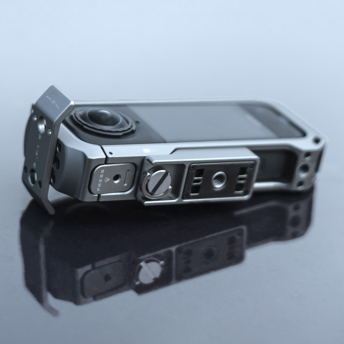 Horizontal Mounting Plate for Insta360 X5 Camera Cage – Titanium Grey