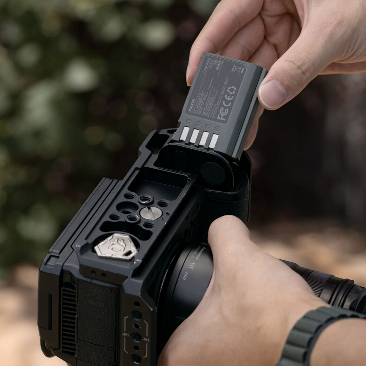 Batería Tilta DMW-BLK22 con entrada USB-C (2400mAh) para cámaras Panasonic – Verde