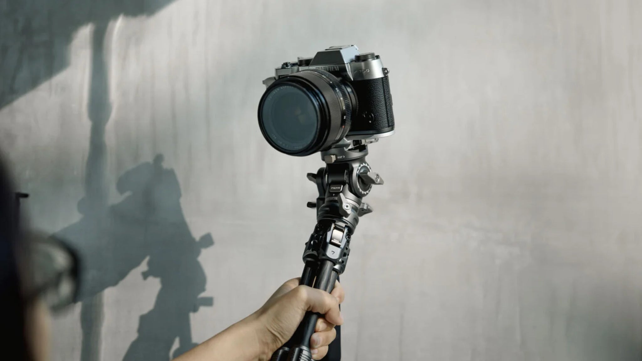 Tilta Tabletop-Videoneiger mit 1-stufigen Carbonfaser-Stativbeinen (3 kg)