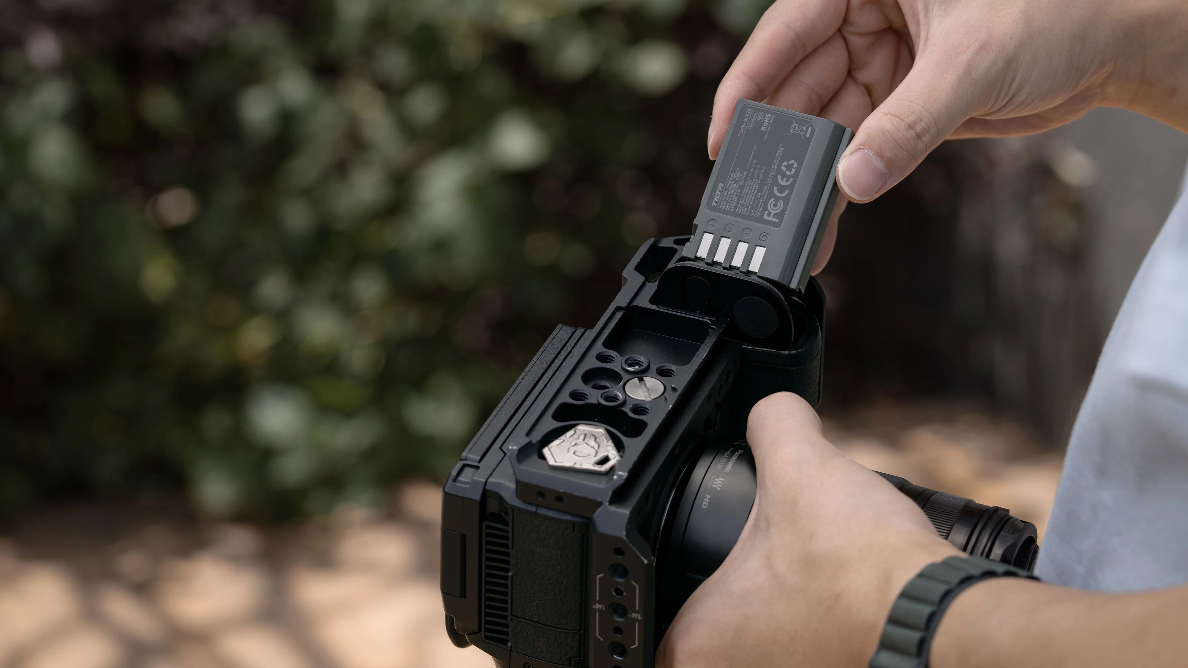 Batería Tilta DMW-BLK22 con entrada USB-C (2400mAh) para cámaras Panasonic – Verde