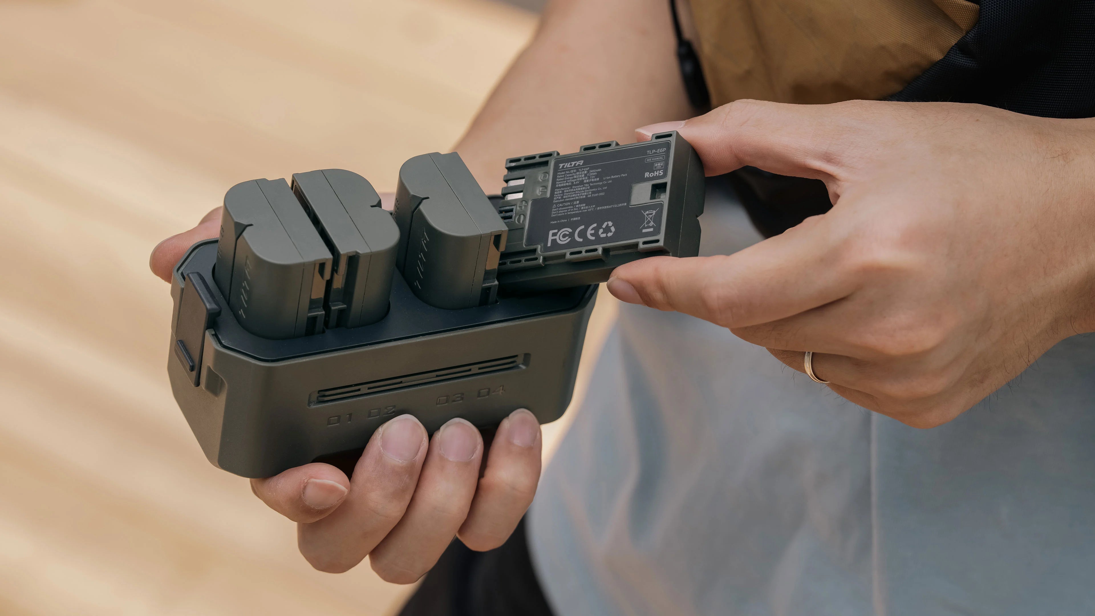 Batería Tilta DMW-BLK22 con entrada USB-C (2400mAh) para cámaras Panasonic – Verde