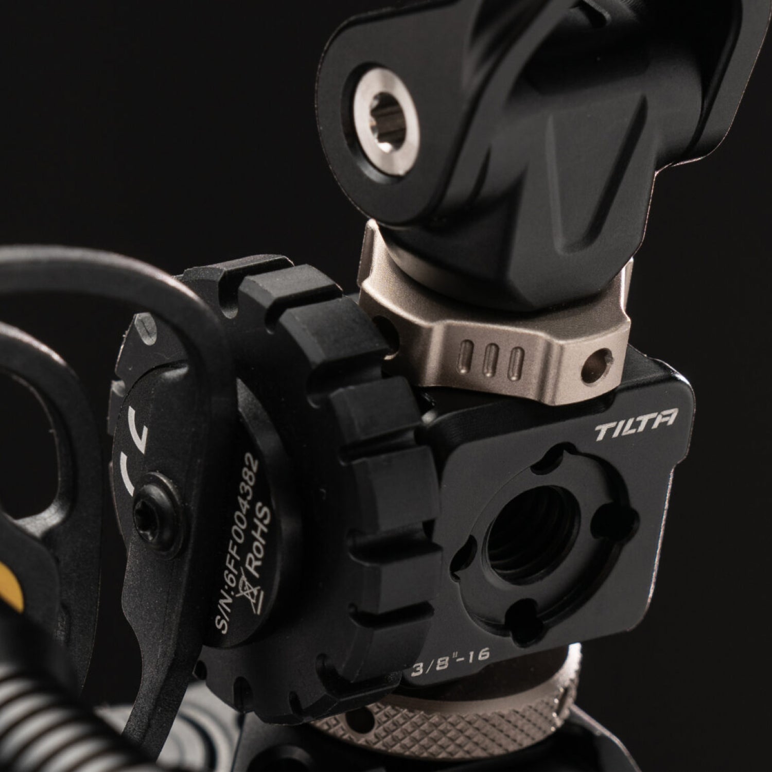 Tilta Multi-Functional Cold Shoe Mounting Bracket - Black