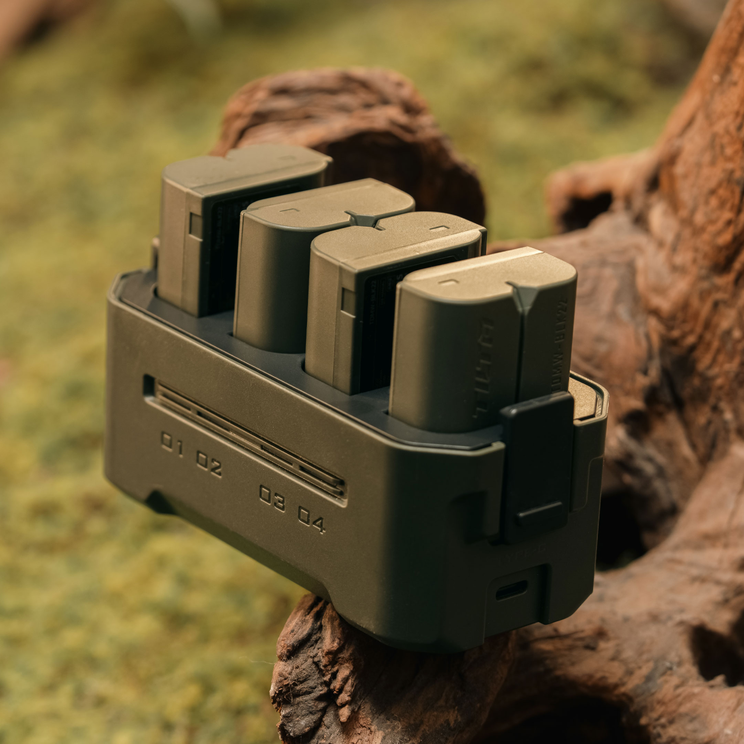 Estación de carga portátil Tilta para batería Panasonic DMW-BLK22 (4 canales) – Verde