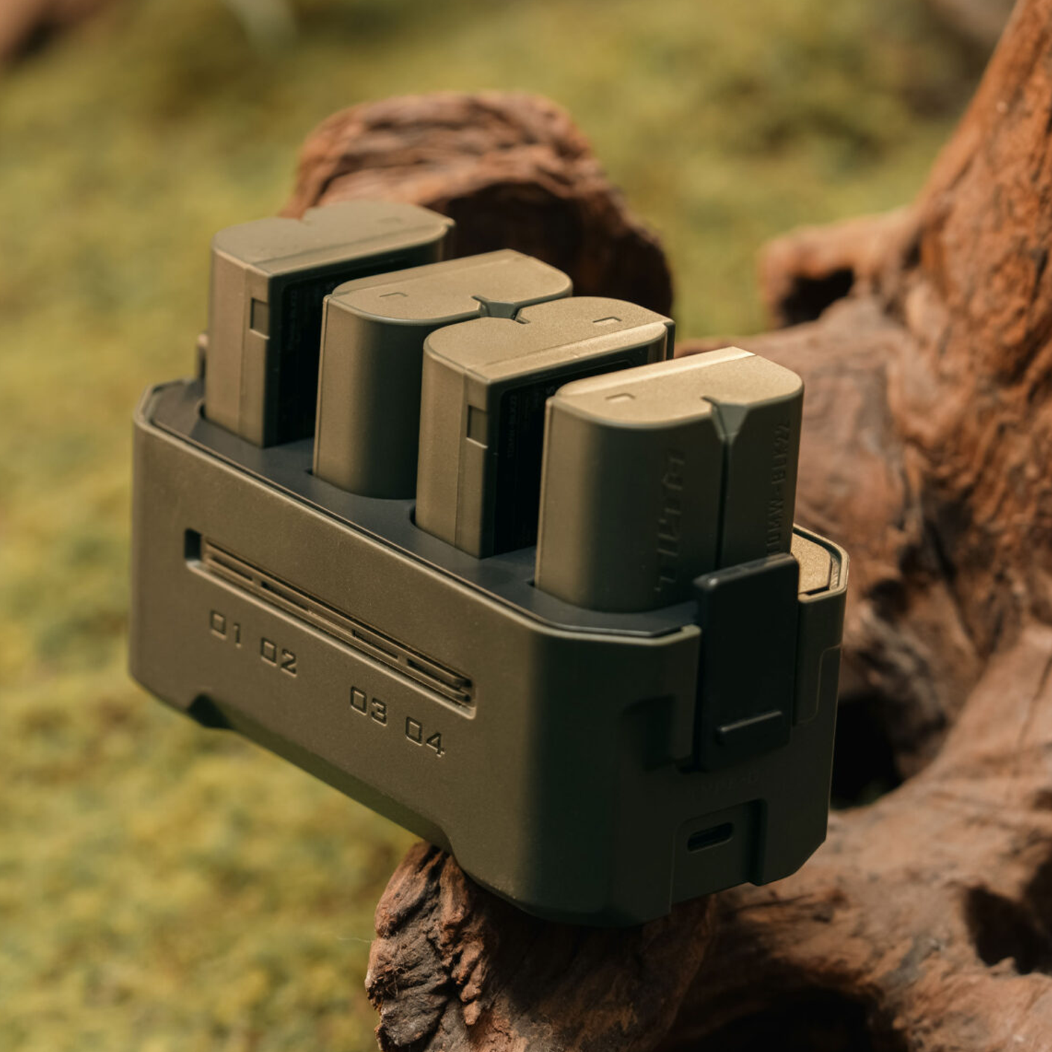 Tilta Portable Charging Station for Panasonic DMW-BLK22 Battery (4 Channel) – Green