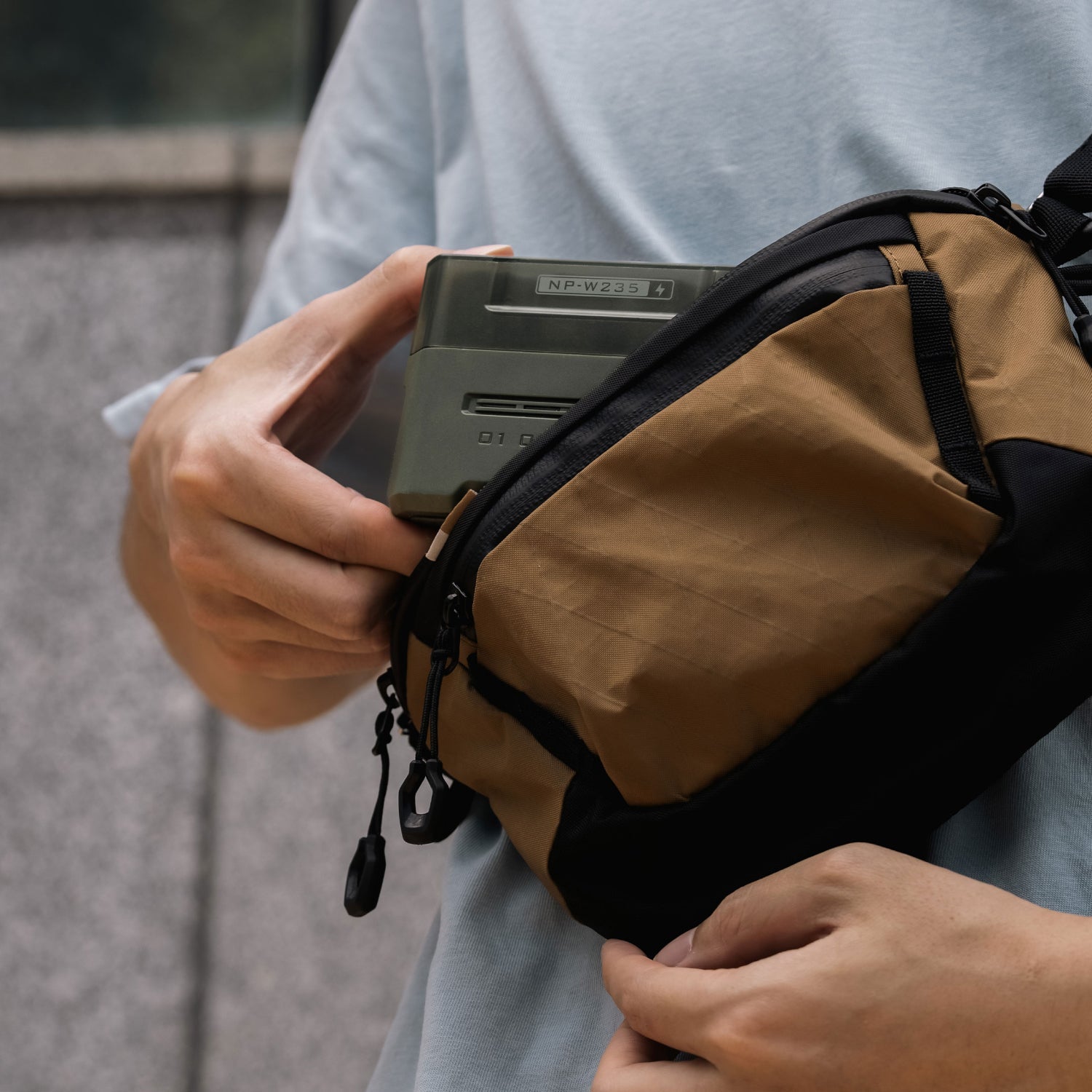 Tilta Tragbare Ladestation für Fujifilm NP-W235 Akku (4 Kanäle) – Grün