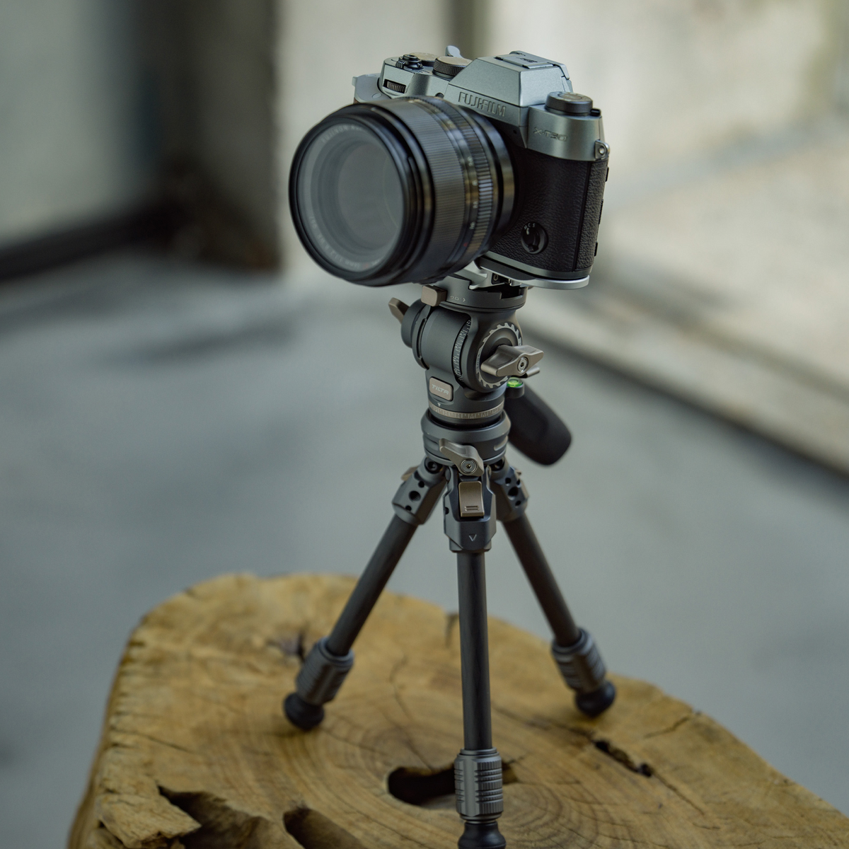 Tilta Tabletop Video Fluid Head with 1-Stage Carbon Fiber Tripod Legs (3KG)
