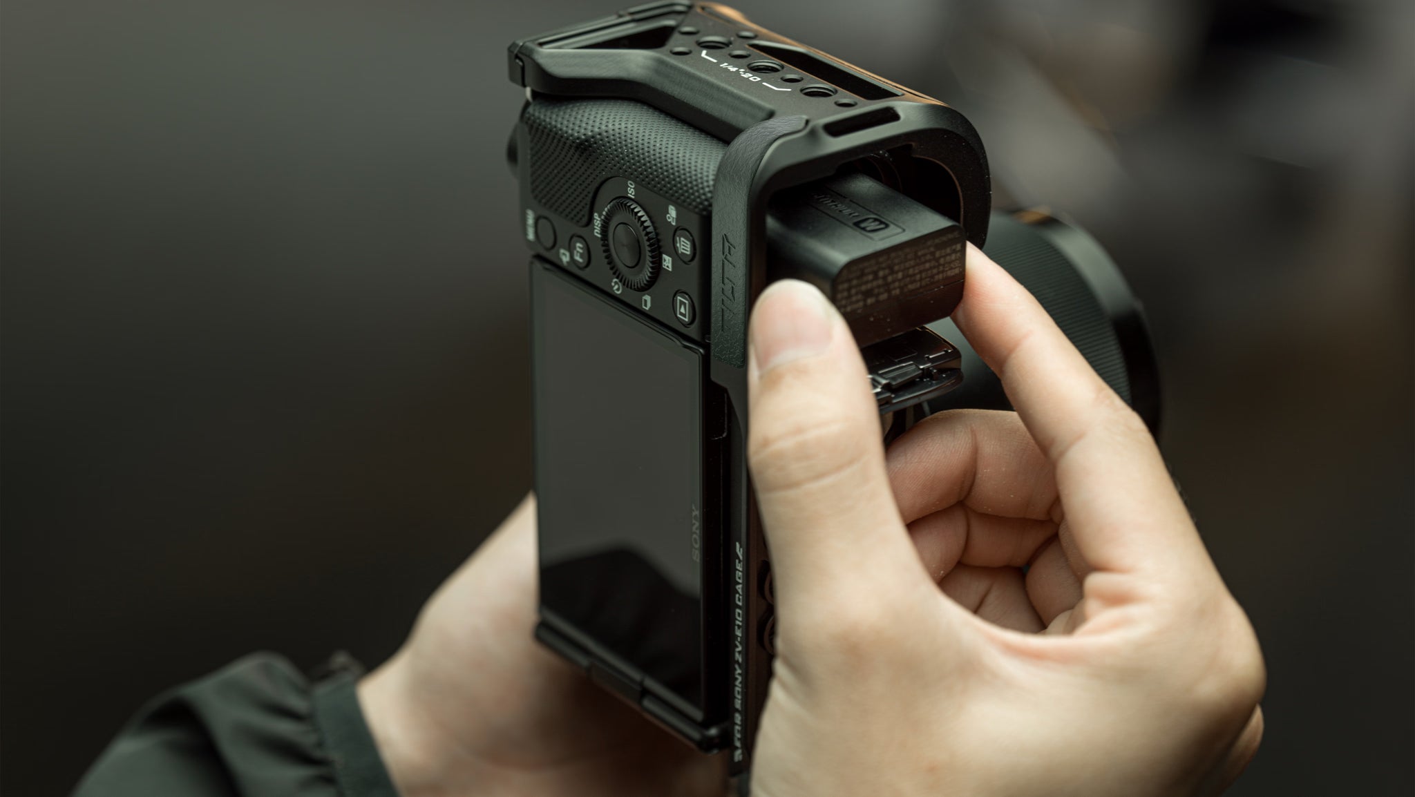 Placa de montaje en L para Sony ZV-E10 - Negro