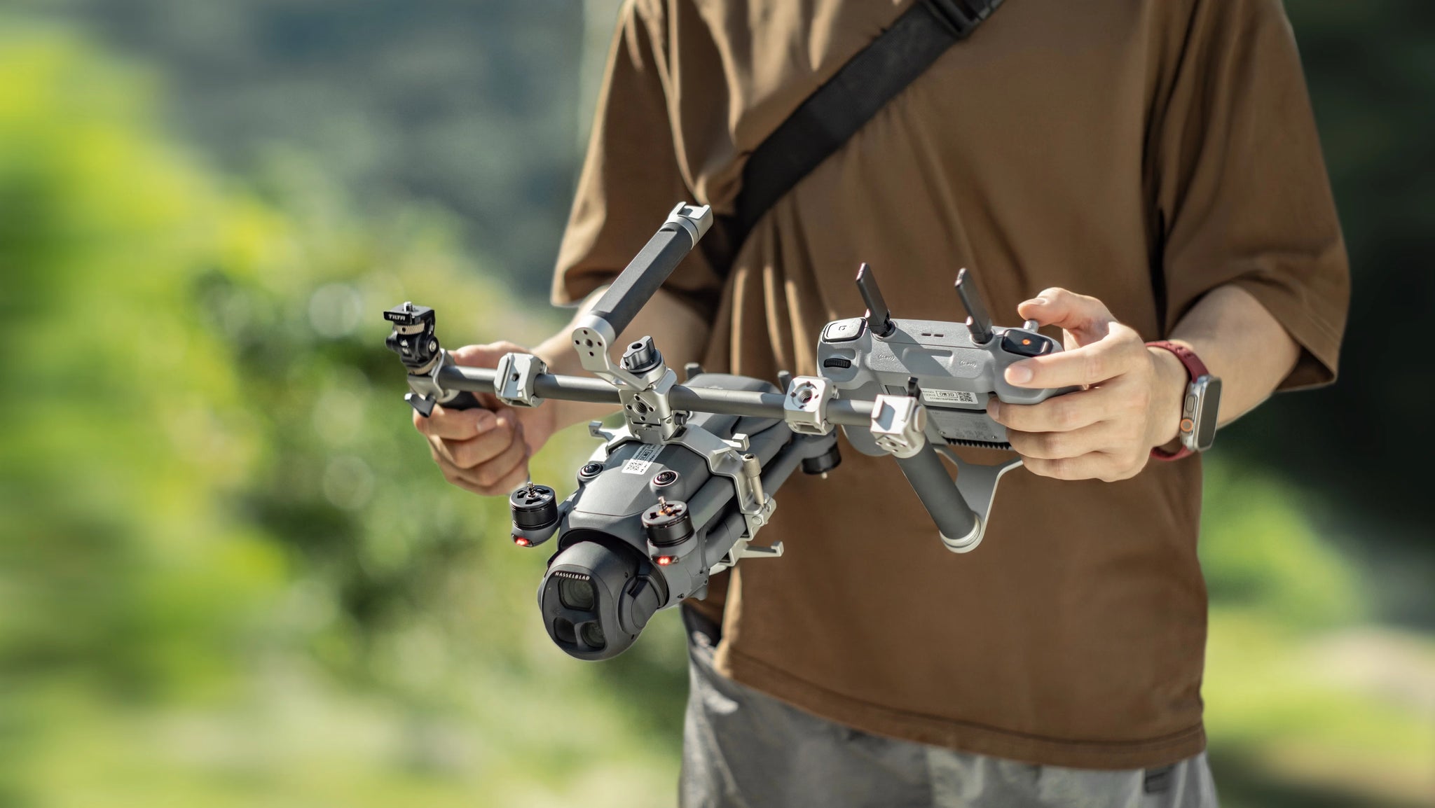Handheld-Stützsystem für DJI Mavic 4 Pro – Titanweiß