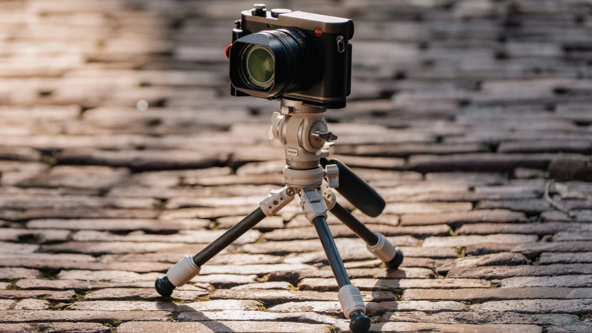 Tilta Tabletop-Videoneiger mit 1-stufigen Carbonfaser-Stativbeinen (3 kg)